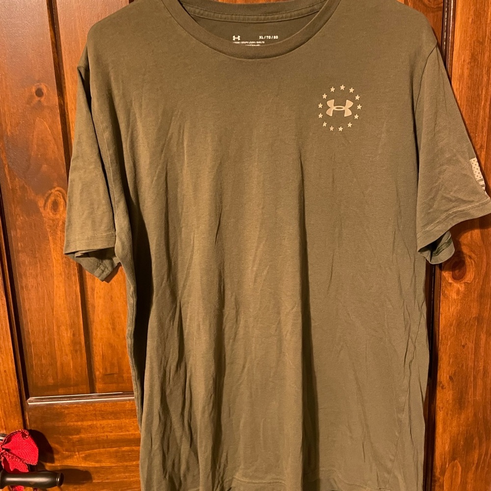 Men’s Under Armor T-shirt